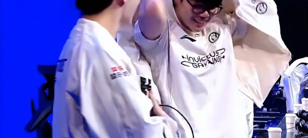 LPL-Rookie遭遇七连败，DWG教练面临压力！的简单介绍
