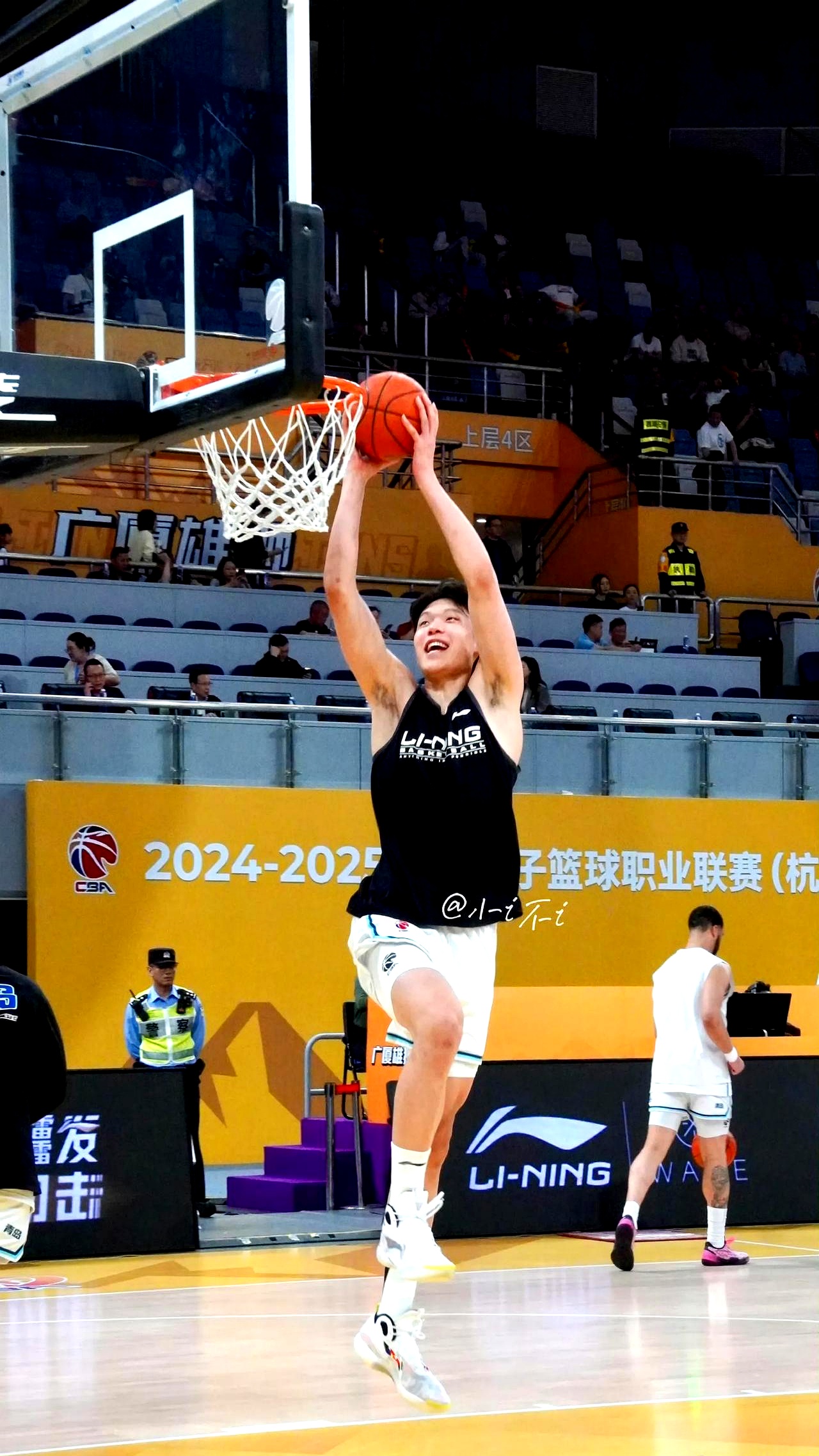 包含山东男篮训练开放日,加时末段主帅复盘引欢呼,CBA常规赛在即,球探报告显示潜力的词条 包含山东男篮训练开放日,加时末段主帅复盘引欢呼,CBA常规赛在即,球探报告显示潜力的词条