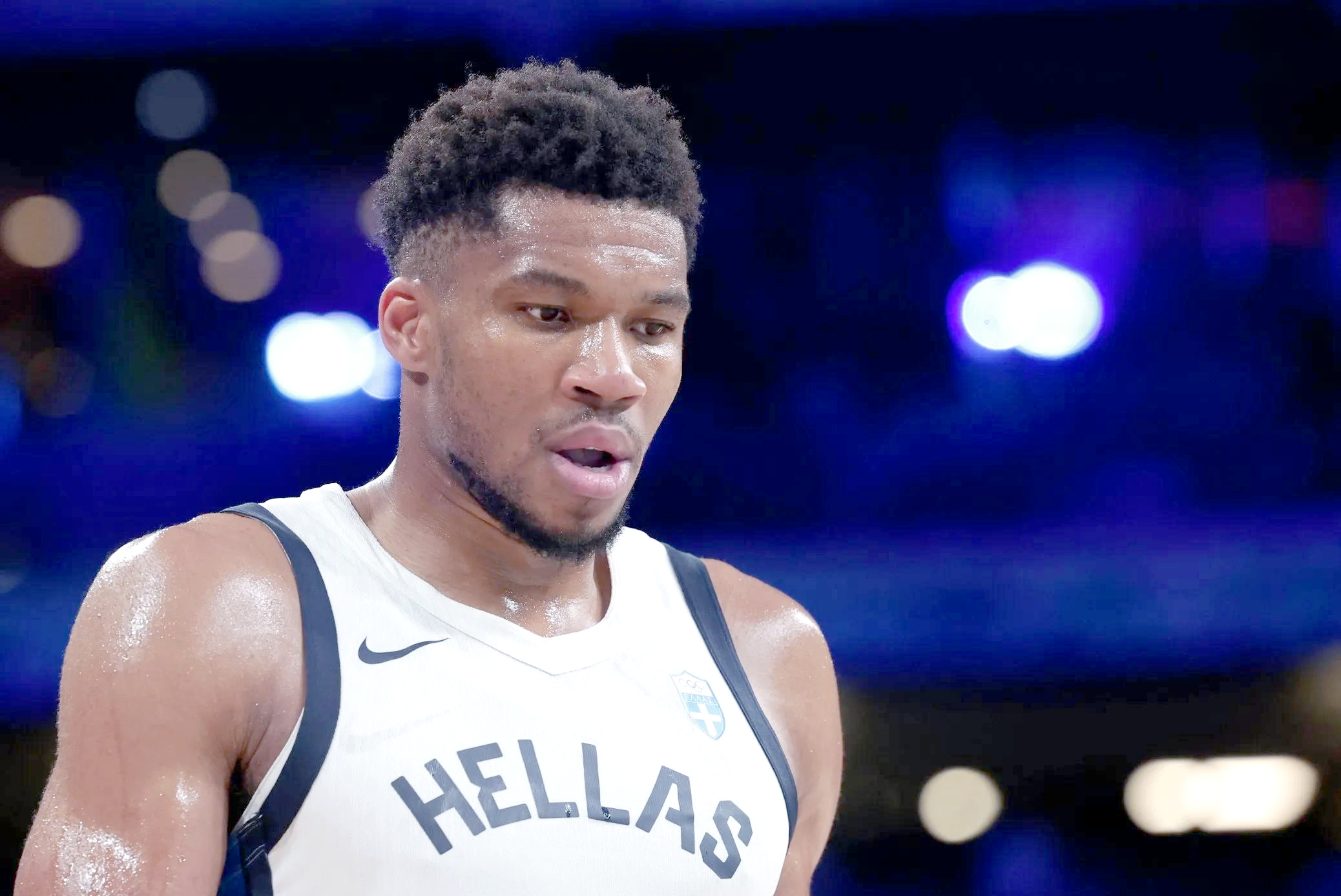 关于字母哥迎来五赛季高光表现,澳大利亚队球迷沸腾!的信息 关于字母哥迎来五赛季高光表现,澳大利亚队球迷沸腾!的信息