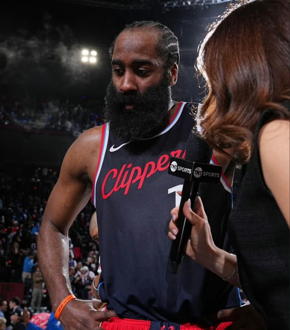 哈登迎来十赛季高光表现，皇家马德里球迷沸腾！的简单介绍